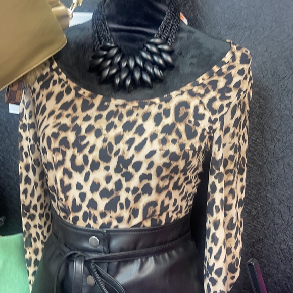 Victoria's Secret Tops - SALE -🥰😊🤗VICTORIA'S SECRET Mesh Top Blouse Tunic Leopard